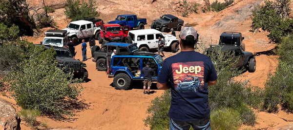 jedco-blog-jeep-tours-dress-off-road-adventures-man-t-shirt