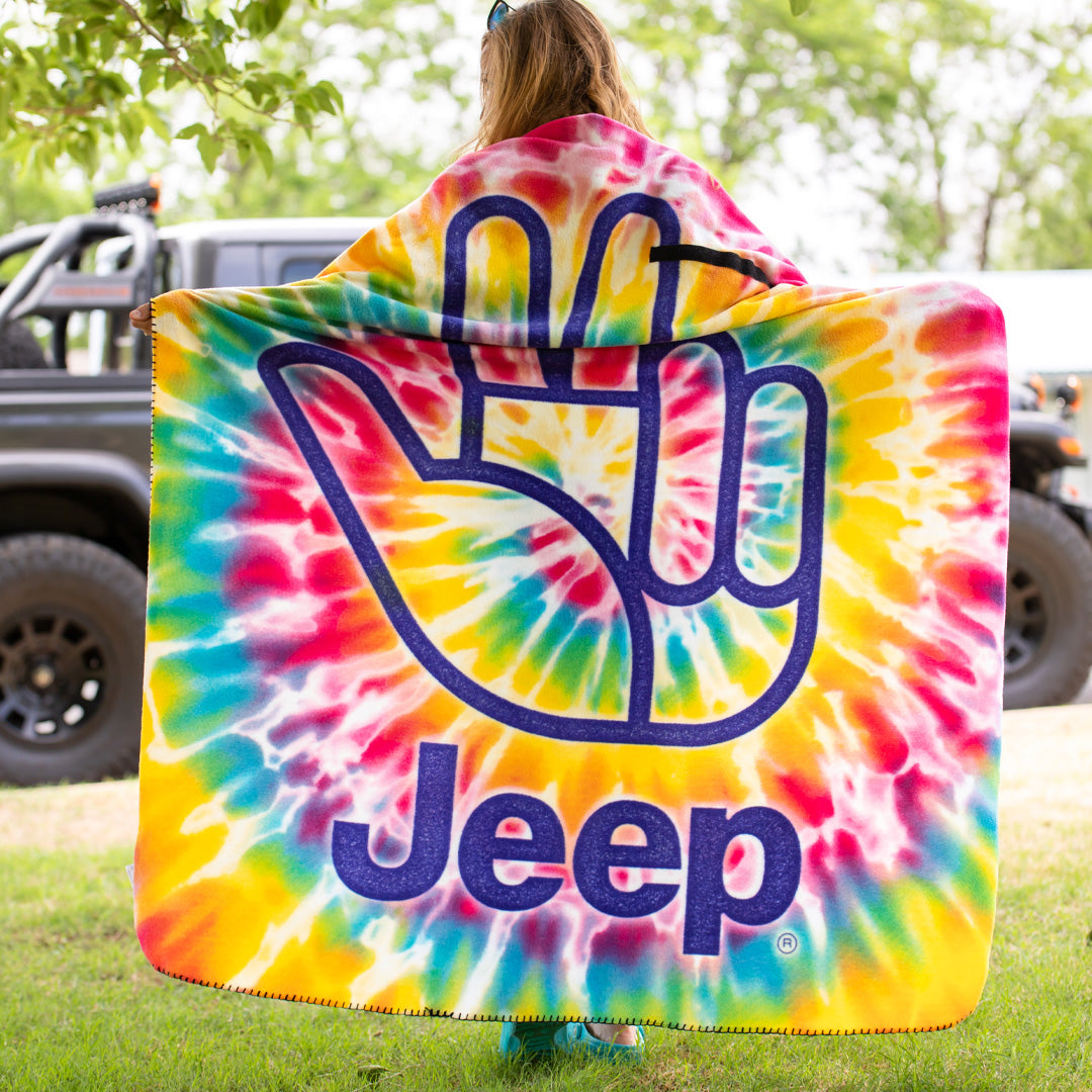    9195_Jeep_Tie-Dye-Wave_Roll-Up_Blanket_woman